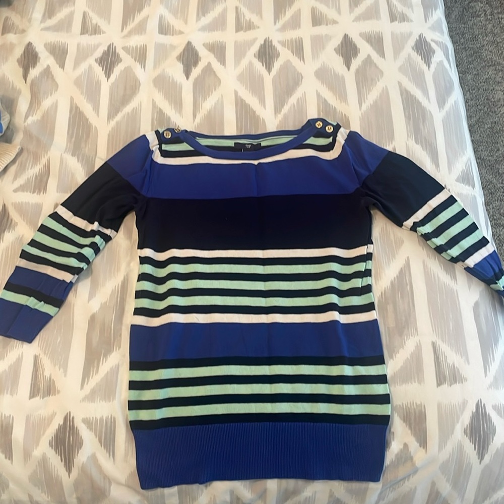Gap striped 3/4 length sleeve sweater